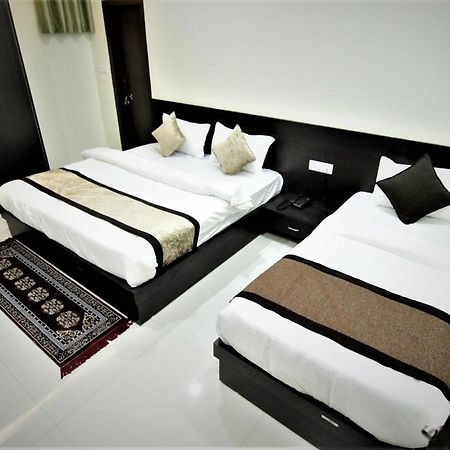 Hotel Ravi Residency Бхаратпур Экстерьер фото